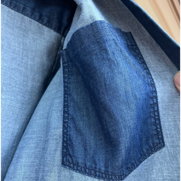 Theory blue denim-like long-sleeved button down shirt,side slits,chest pockets S - Picture 10 of 11